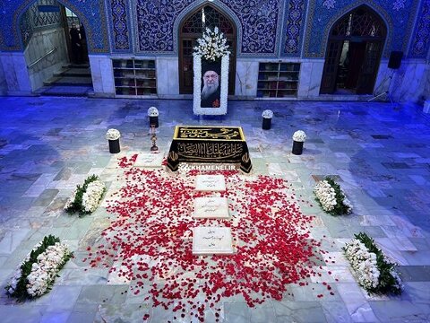 وزیر فرهنگ و ارشاد اسلامی:  ‏پرچمدار استقلال ایران به یادمان باش