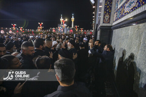 دومین شب اقامه عزای رهبر شهید در حرم مطهر امام رضا علیه السلام