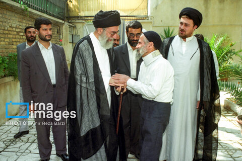 عکس | روایت تصویری رهبری آیت‌الله سید علی خامنه‌ای (۱۳۷۷ - ۱۳۸۳)