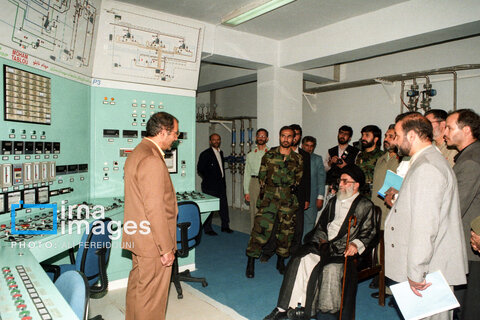 عکس | روایت تصویری رهبری آیت‌الله سید علی خامنه‌ای (۱۳۷۷ - ۱۳۸۳)