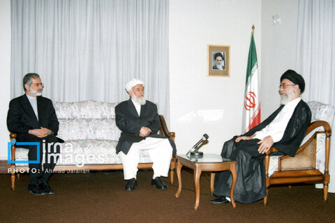 عکس | روایت تصویری رهبری آیت‌الله سید علی خامنه‌ای (۱۳۷۷ - ۱۳۸۳)