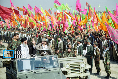 عکس | روایت تصویری رهبری آیت‌الله سید علی خامنه‌ای (۱۳۷۷ - ۱۳۸۳)