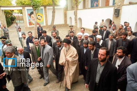 عکس | روایت تصویری رهبری آیت‌الله سید علی خامنه‌ای (۱۳۷۷ - ۱۳۸۳)