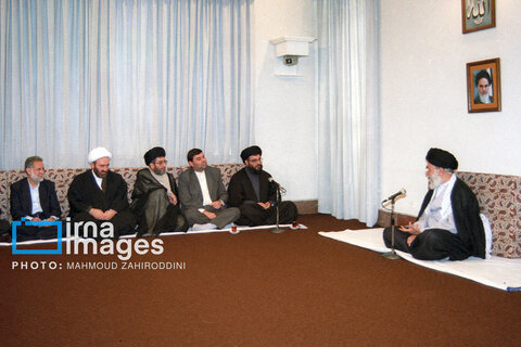 عکس | روایت تصویری رهبری آیت‌الله سید علی خامنه‌ای (۱۳۷۷ - ۱۳۸۳)