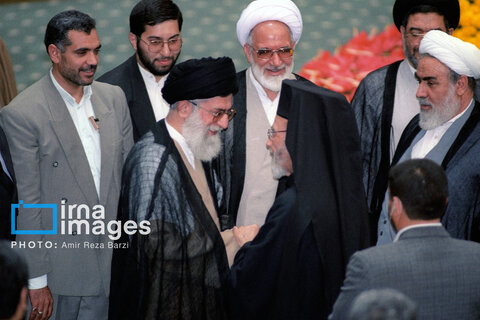 عکس | روایت تصویری رهبری آیت‌الله سید علی خامنه‌ای (۱۳۷۷ - ۱۳۸۳)