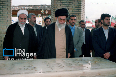 عکس | روایت تصویری رهبری آیت‌الله سید علی خامنه‌ای (۱۳۷۷ - ۱۳۸۳)