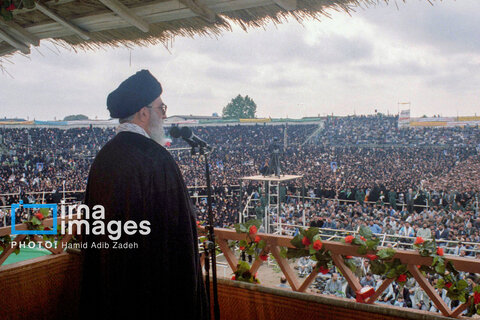 عکس | روایت تصویری رهبری آیت‌الله سید علی خامنه‌ای (۱۳۷۷ - ۱۳۸۳)