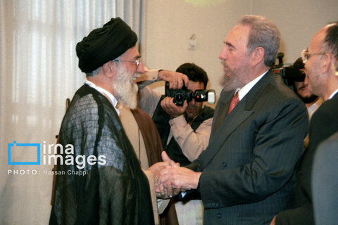 عکس | روایت تصویری رهبری آیت‌الله سید علی خامنه‌ای (۱۳۷۷ - ۱۳۸۳)