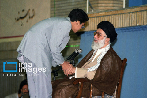 عکس | روایت تصویری رهبری آیت‌الله سید علی خامنه‌ای (۱۳۷۷ - ۱۳۸۳)