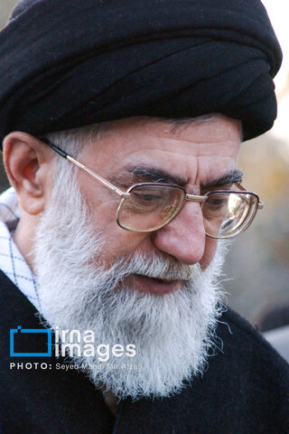 عکس | روایت تصویری رهبری آیت‌الله سید علی خامنه‌ای (۱۳۷۷ - ۱۳۸۳)