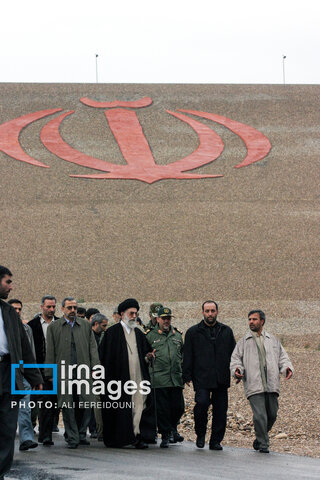 عکس | روایت تصویری رهبری آیت‌الله سید علی خامنه‌ای (۱۳۷۷ - ۱۳۸۳)
