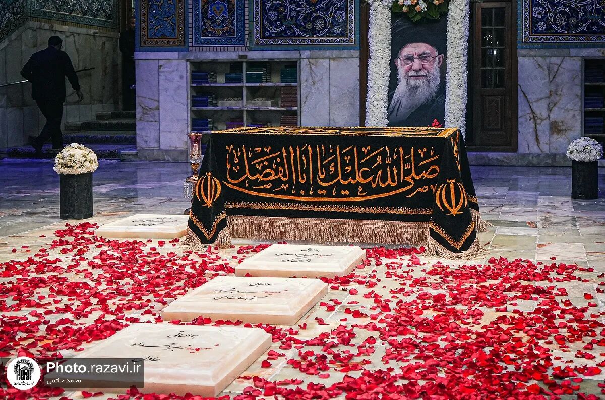 روایتی از نخستین شب زیارت مزار رهبر شهید در جوار امام مهربانی‌ها