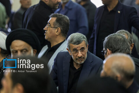 عکس | حضور محمود احمدی‌نژاد در مراسم گرامیداشت رهبر شهید انقلاب