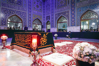 رواق دارالذکر؛ از آسمانی زمردین تا آغوشی سبز برای آقای شهید
