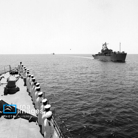 عکس | تصاویری از مانور دریایی در تنگه هرمز؛ مهر ۱۳۶۴