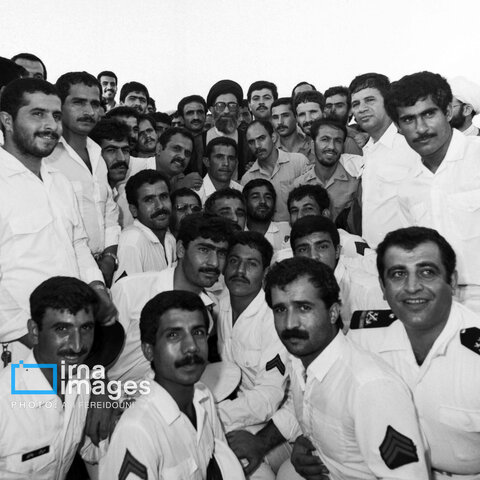 عکس | تصاویری از مانور دریایی در تنگه هرمز؛ مهر ۱۳۶۴