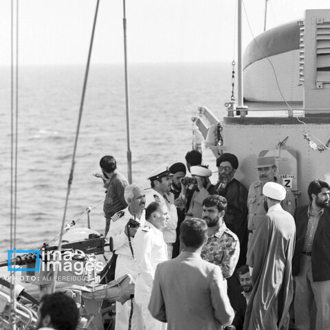 عکس | تصاویری از مانور دریایی در تنگه هرمز؛ مهر ۱۳۶۴