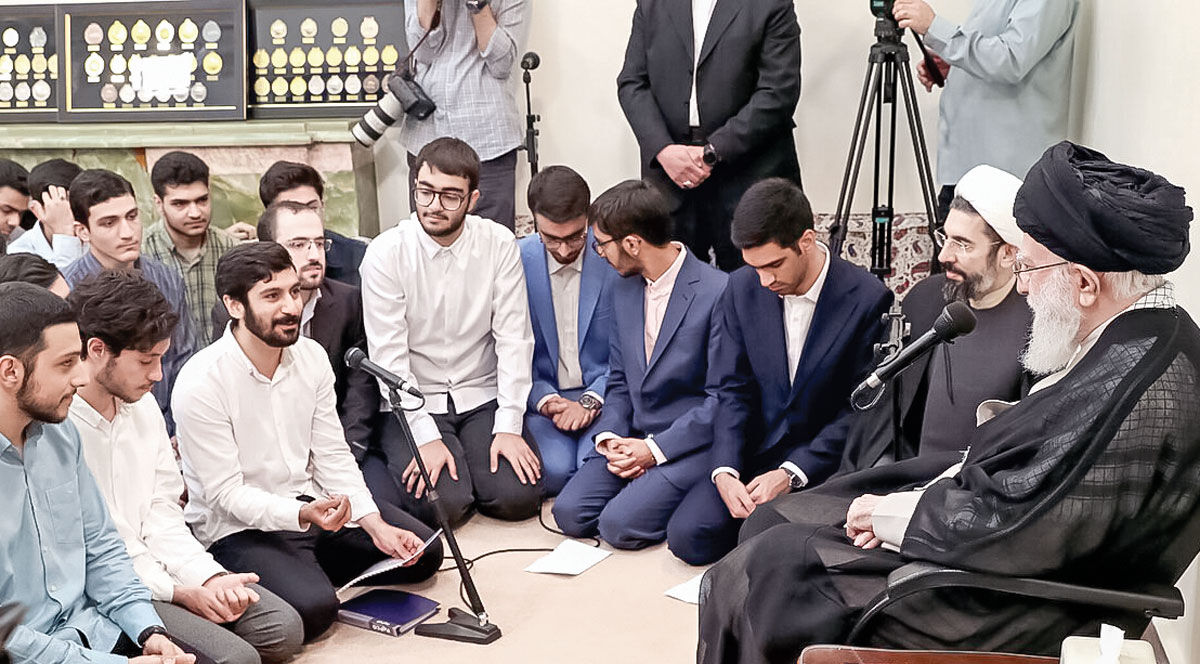 روایت رئیس باشگاه دانش‌پژوهان جوان از نقش رهبر شهید در حمایت از نخبگان/ شهادت رهبر انقلاب نهادهای نخبگانی را یتیم کرد