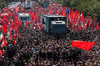 تهران، حاکمیت و چالش نظم جهانی پس از ترور؛ تشییعی که به دفاع از حاکمیت ملی تبدیل شد
