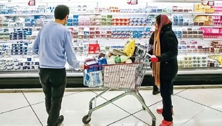 بی‌پولی کالابرگ / تأخیر در تسویه مطالبات فروشگاه‌ها و خلف وعده در افزایش مبلغ؛ دو چالش پیش روی کالابرگ الکترونیکی