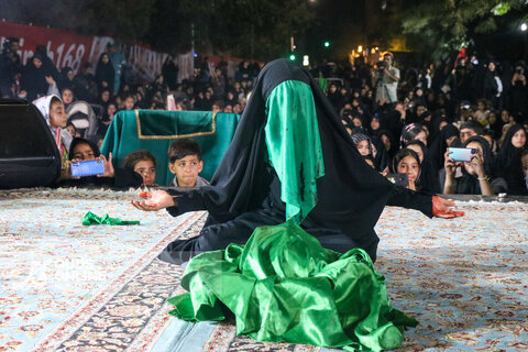 گزارش تصویری | سفره عزای حضرت رقیه به یاد کودکان میناب در مشهدالرضا