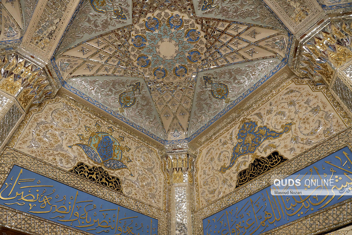 قدمت استفاده از هنر نقاشی در تزئینات حرم مطهر به پیش از دوره تیموری بازمی‌گردد/ هیچ پیرایه زیادت نکند حُسن تو را