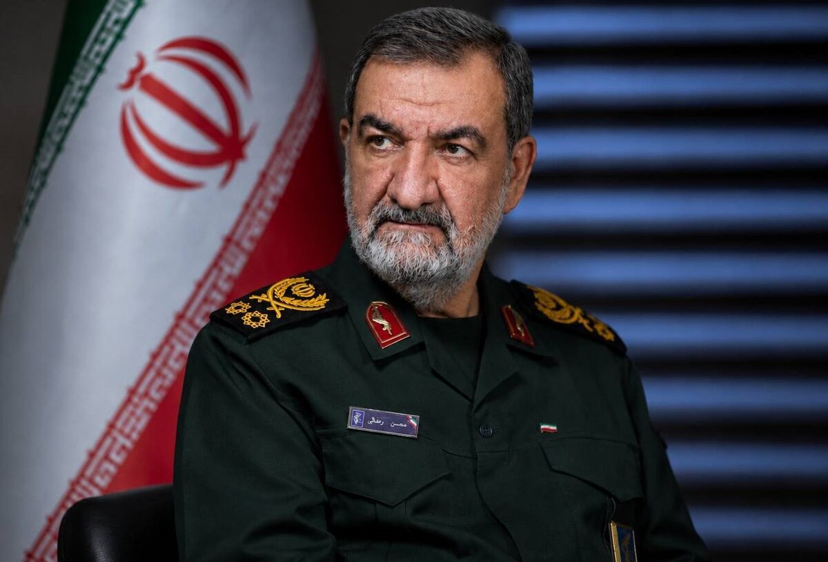 محسن رضایی : بیانات حکیمانه رهبر معظم انقلاب توطئه دشمن را نقش بر آب ساخت