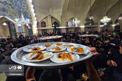 مراسم شب هفت رهبر شهید انقلاب در حرم مطهر رضوی