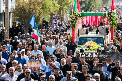  تشییع پیکر سه سرباز شهید پادگان بمپور در رفسنجان