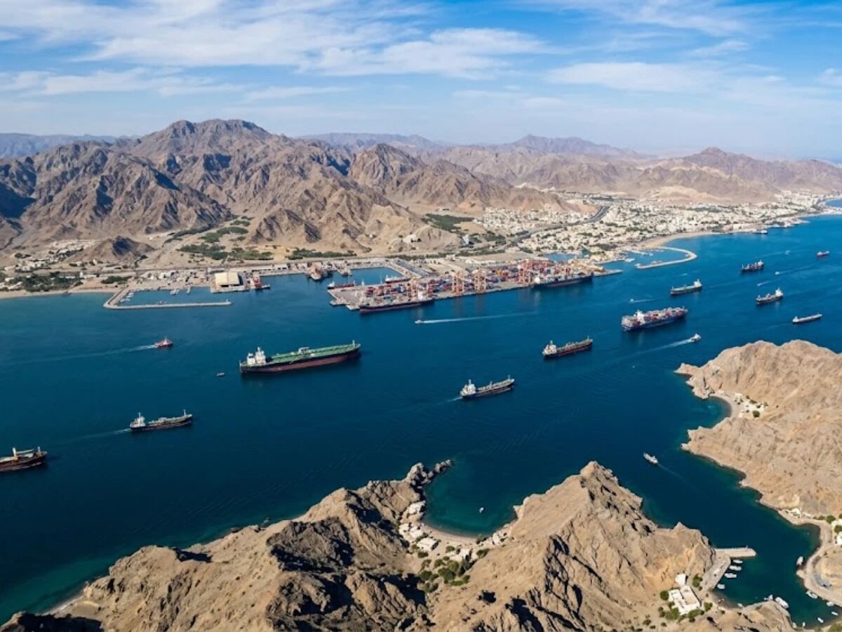 شوک یمن به عربستان/ ۳ نفتکش هدف قرار گرفت، ۱۶ کشتی عقب نشست