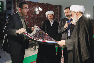 ایجاد هزار فرصت شغلی برای رونق صنعت فرش دستباف توسط آستان قدس رضوی