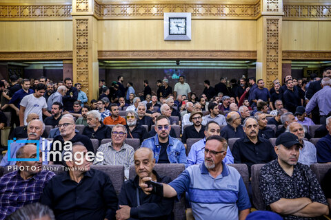 عکس | حواشی و شخصیت‌های شرکت کننده در مراسم بزرگداشت اکبر عبدی