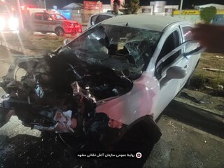 محبوس شدن جوان ۳۷ ساله بر اثر برخورد خودرو با درخت در بزرگراه پیامبر اعظم(ص)