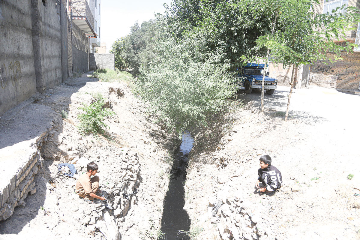 روستایی که قربانی ساخت‌وساز بی‌ضابطه و زیرساخت‌های فرسوده است/ «علی‌آباد» سرگردان میان وعده‌های مسئولان و مشکلات بی‌سرانجام