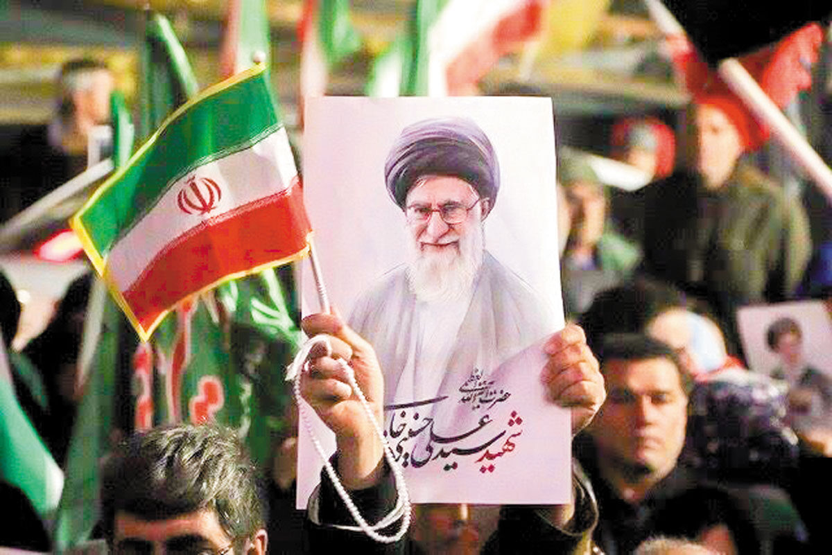 تبیین ابعاد استقامت در منظومه فکری «رهبر شهید»؛ پیوند میان جهاد عملی و معنوی/ مقاومت؛ از جهاد در میدان تا استقامت در جان