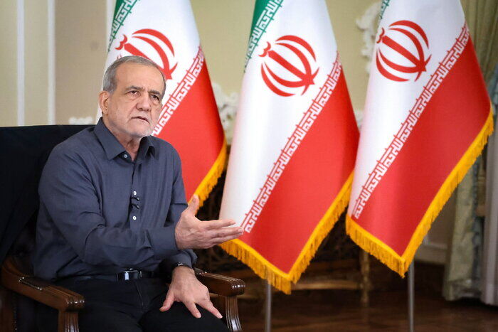 رئیس‌جمهور: استعفاء نخواهم داد و می‌ایستم