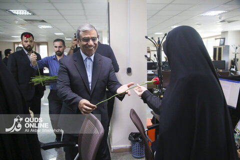 گزارش تصویری | بازدید استاندار خراسان رضوی از موسسه فرهنگی قدس به مناسبت روز خبرنگار