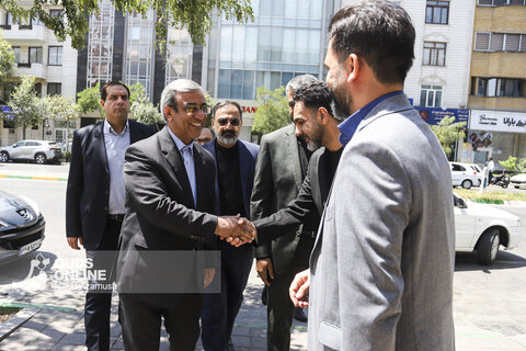 گزارش تصویری | بازدید استاندار خراسان رضوی از موسسه فرهنگی قدس به مناسبت روز خبرنگار