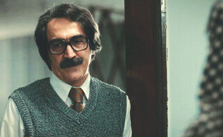 بازخوانی افسانه‌ای یونانی در سردابه مدرن «کلاغ»