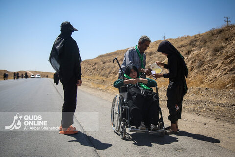 گزارش تصویری | آغاز موج پیاده‌روی زائران به مشهد در آستانه شهادت امام رضا(ع)
