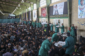 پذیرایی از زاِئران پیاده امام رضا علیه السلام در موکب حضرت جوادالائمه علیه السلام