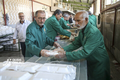 پذیرایی از زاِئران پیاده امام رضا علیه السلام در موکب حضرت جوادالائمه علیه السلام