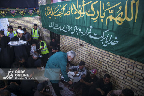 پذیرایی از زاِئران پیاده امام رضا علیه السلام در موکب حضرت جوادالائمه علیه السلام