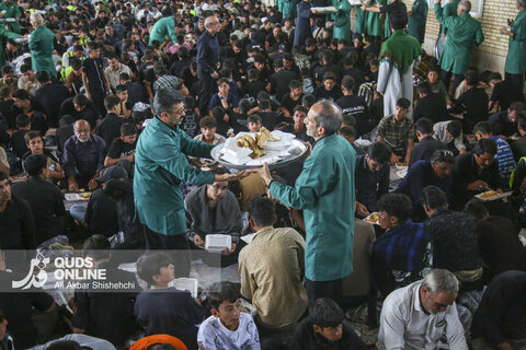 پذیرایی از زاِئران پیاده امام رضا علیه السلام در موکب حضرت جوادالائمه علیه السلام