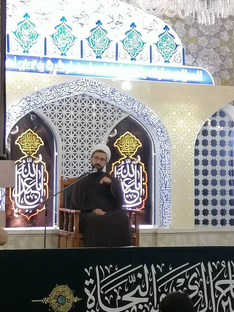 «چشمه رضوان»؛ سوگ انگلیسی‌زبانان برای پیامبر (ص) و امام حسن مجتبی (ع) در حرم رضوی