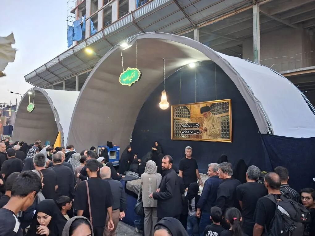 انجام فعالیت متنوع در غرفه آستان ادب زیارتگاه شهید آیت‌الله مدرس