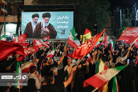 صد و شصت و چهارمین شب از تجمعات در میدان انقلاب اسلامی تهران