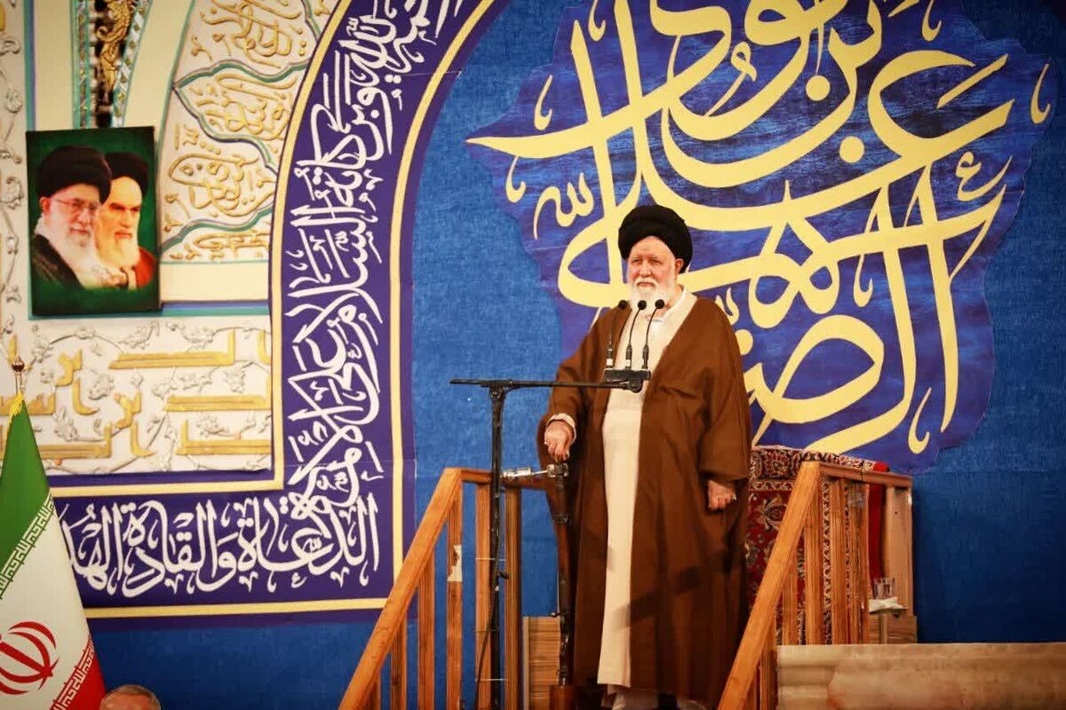 آیت الله علم الهدی: تضعیف حوزه مدیریتی کشور بازی در زمین دشمن است