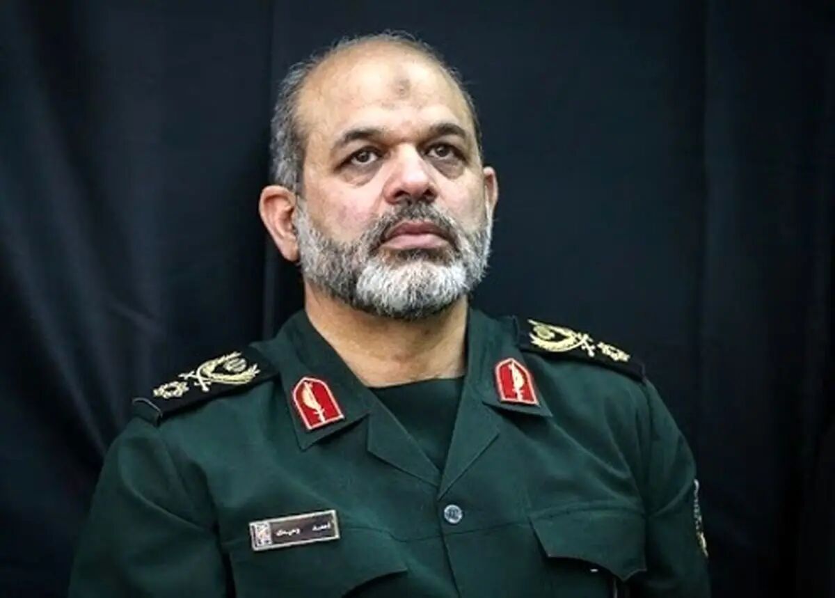 سرلشکر وحیدی خطاب به رزمندگان: ارتش مسلح‌ترین قدرت تاریخ را به زانو درآوردید