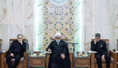 درآمدهای حاصل از حضور زائران صرف زیرساخت‌های زیارت شود